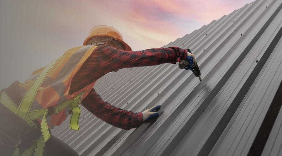 Professional gutter cleaning in Saint Elizabeth, MO